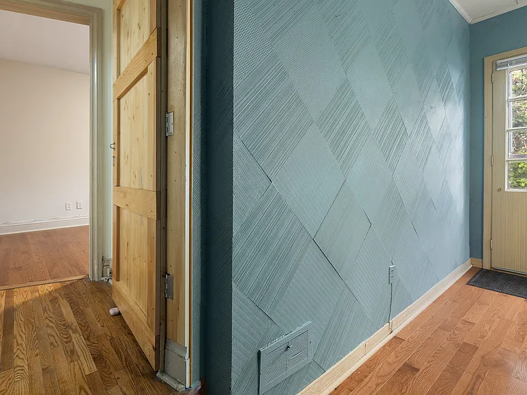 38 Marlborough Ave — Photo 51
