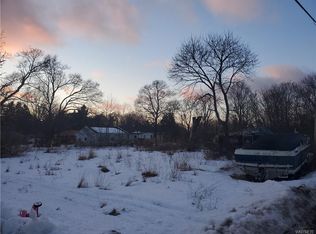 6998 Woodcliff Dr, Derby, NY 14047