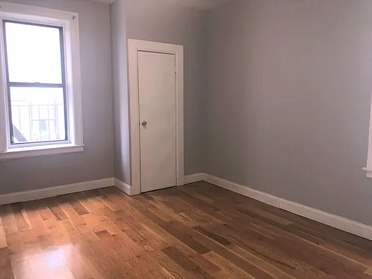 Rented by Clove Realty LLC | media 4