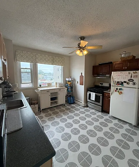 845 E 2nd St #2 — Photo 13