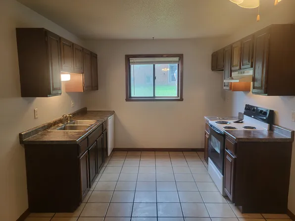 2610 Country Club Pkwy #1, Moorhead, MN 56560
