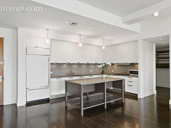 3rd image of 92 Laight St APT 8B