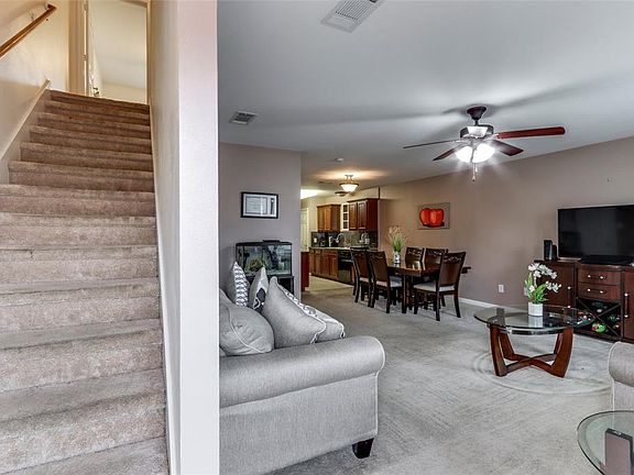 4th image of 11905 Algonquin Dr Unit 3