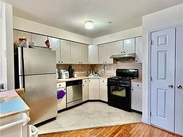 2231 64th St APT 2C, Brooklyn, NY 11204