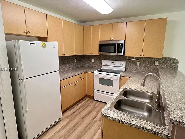 22721 SW 88th Pl #9-19 — Photo 8
