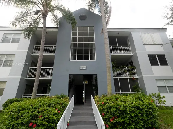 8540 SW 212th St APT 305, Cutler Bay, FL 33189