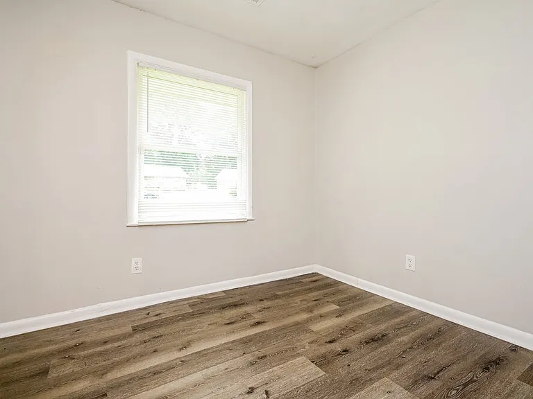 494 Clara Dr — Photo 15