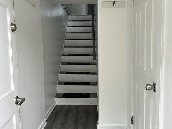3rd image of 9 Cedar St