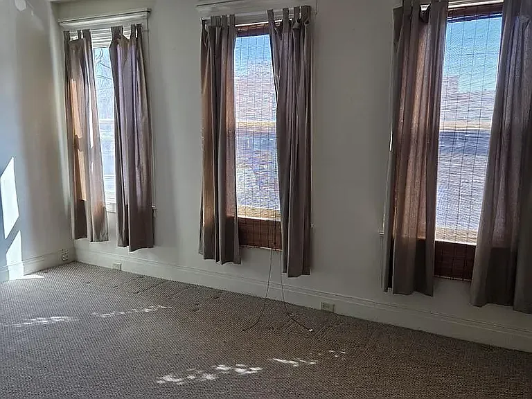 415 W King St — Photo 15