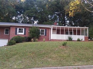 4936 Milton Dr, Winston Salem, NC 27105