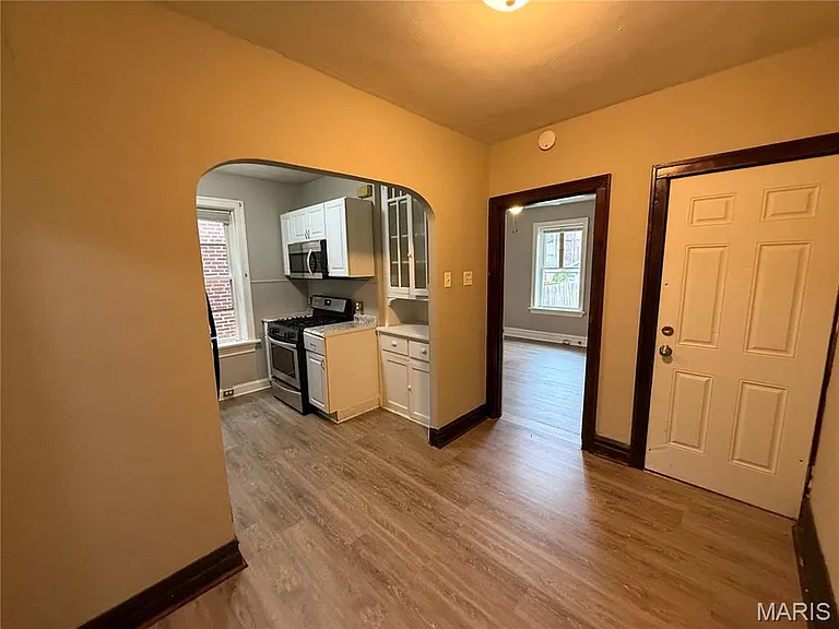 4032 Hydraulic Ave #B — Photo 6