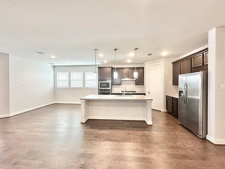 9218 Rocking Plain Ln — Photo 10