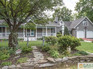 5 Utica Rd, Edison, NJ 08820