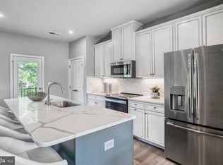 9707 Tall Oaks Rd, Montgomery Village, MD 20886