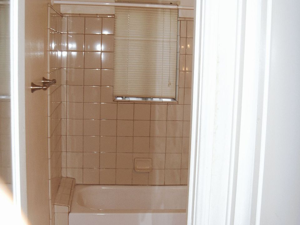 2nd image of 1263 E Ocean Blvd APT 3