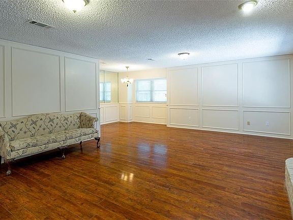 5th image of 1116 Brandon Ct