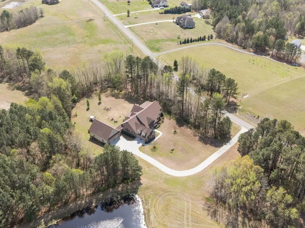 2983 Hallie Burnette Rd, Oxford, NC 27565