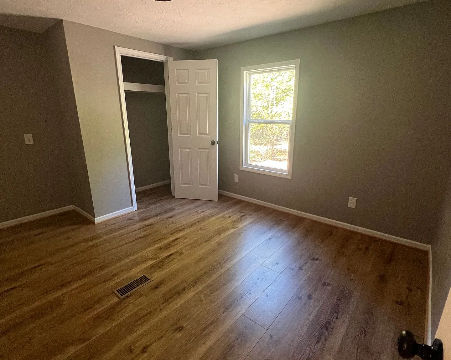 3003 Thomson Hwy - 2 beds/2baths - $1000 monthly — Photo 3