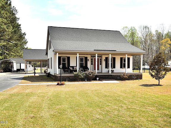 2nd image of 4083 N Old Carriage Road