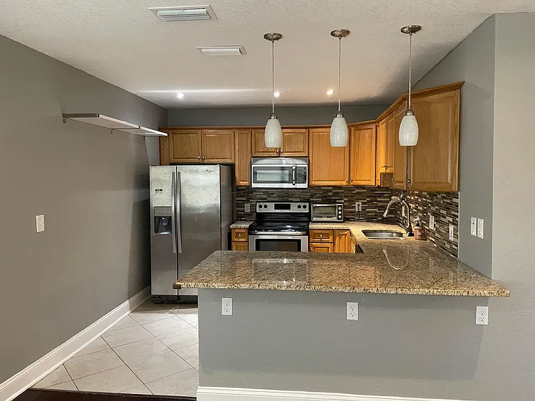 3520 W Rogers Ave — Photo 4