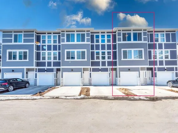 33 N Merganser Dr W #902, Chestermere, AB T1X 2S3
