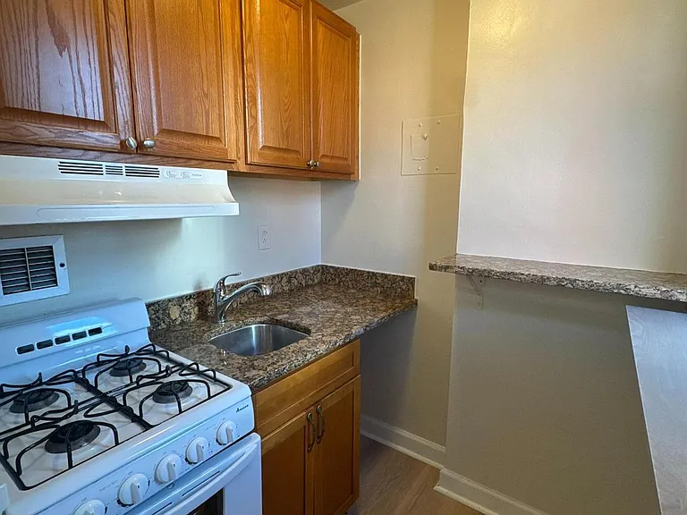1111 Arlington Blvd #923 — Photo 3