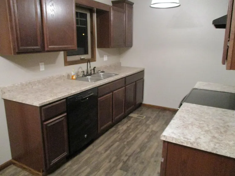 1113 Wright Ave — Photo 9