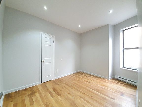 4th image of 320 Manhattan Ave #64A