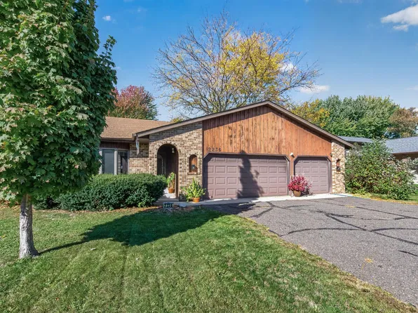 2236 Helena Ave N, Oakdale, MN 55128