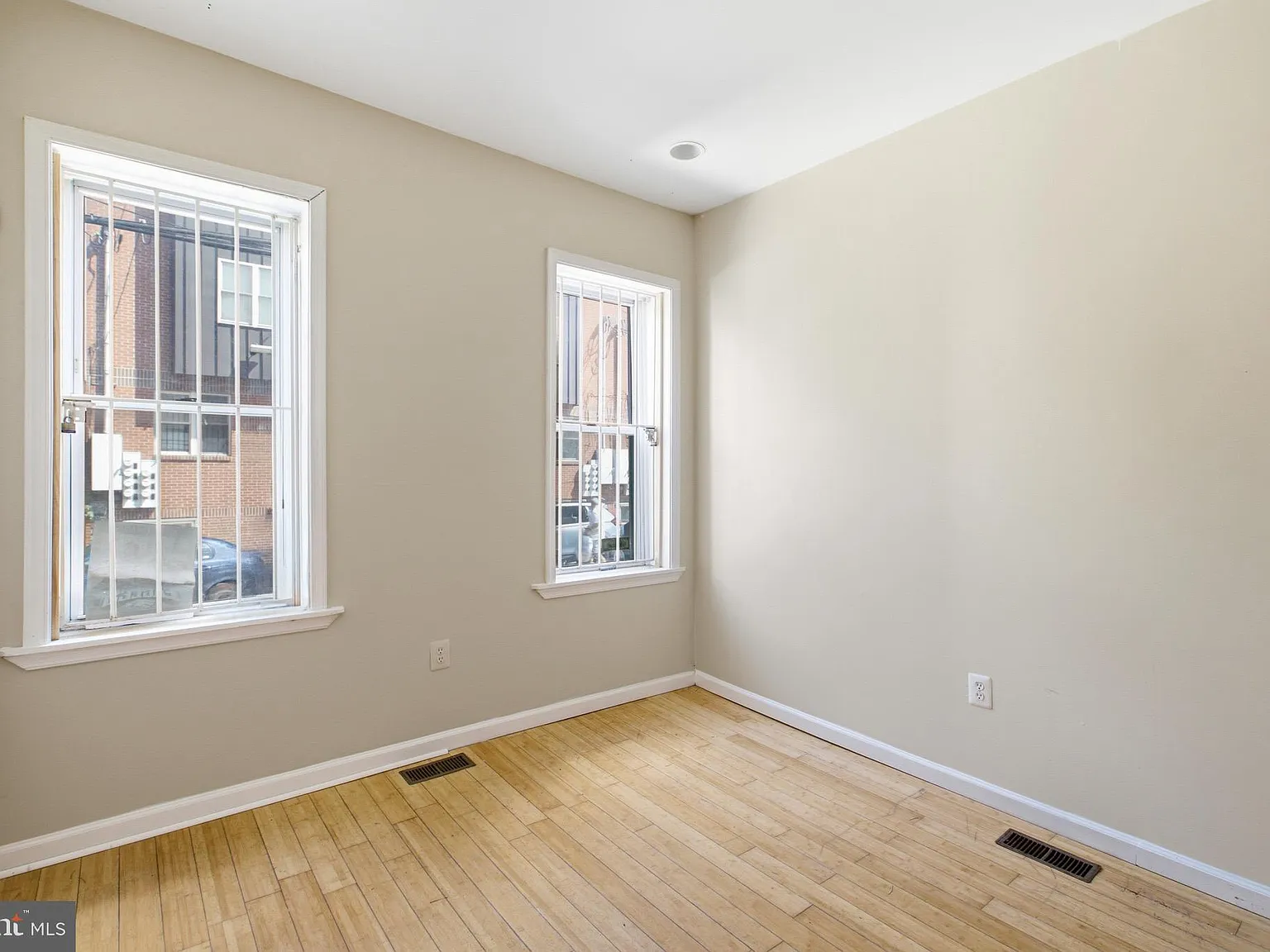 3 bed, 2437 sqft, $1,800 — Photo 3