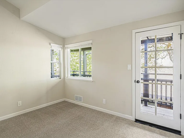 109 Cleland Ave — Photo 6