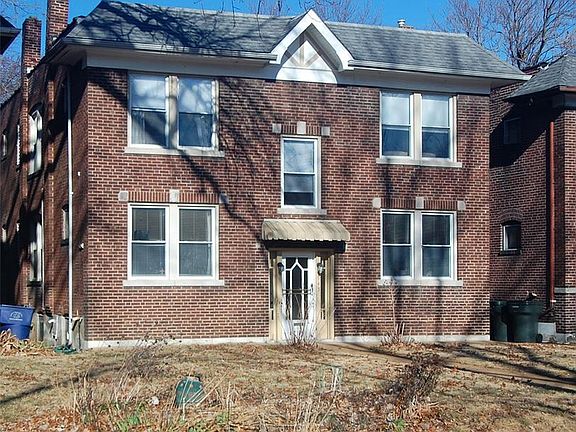 2nd image of 4945 Magnolia Ave