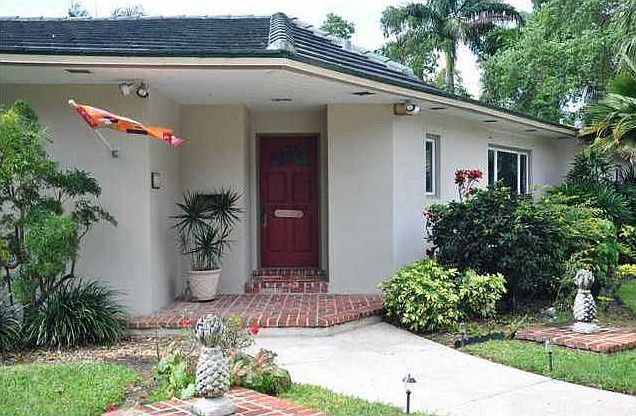 1st image of 407 SE 17th Ave