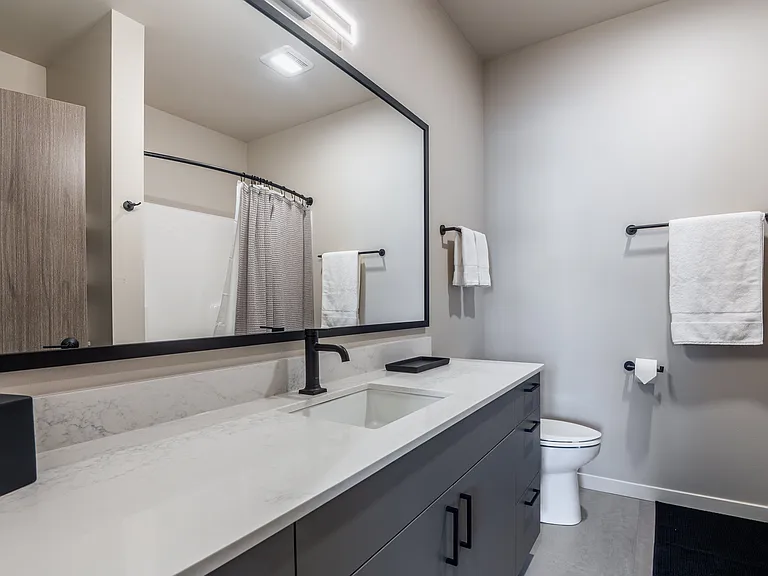 Bloom Monona Apartments — Photo 11