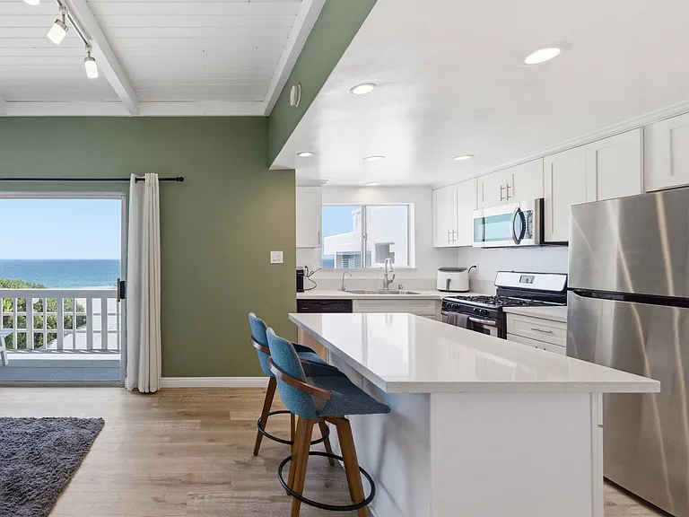 3105 Ocean Dr — Photo 8