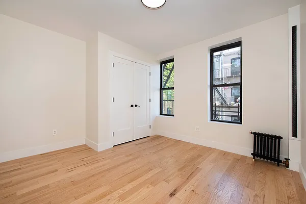 Rented by Max Apt LLC | media 22