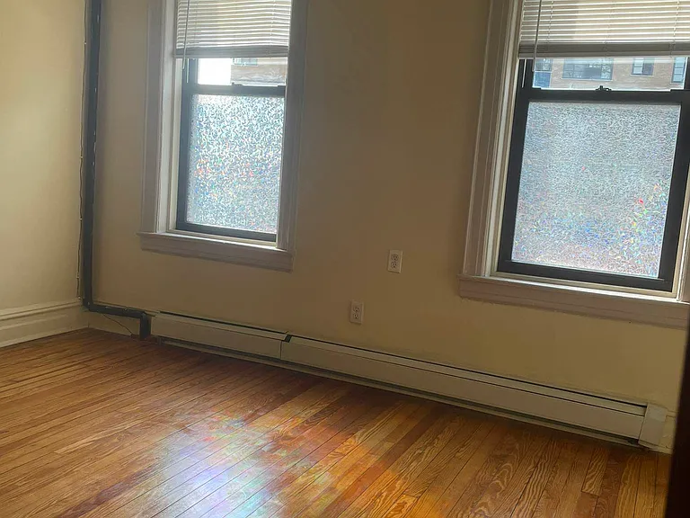 233 Maujer St #1 — Photo 8
