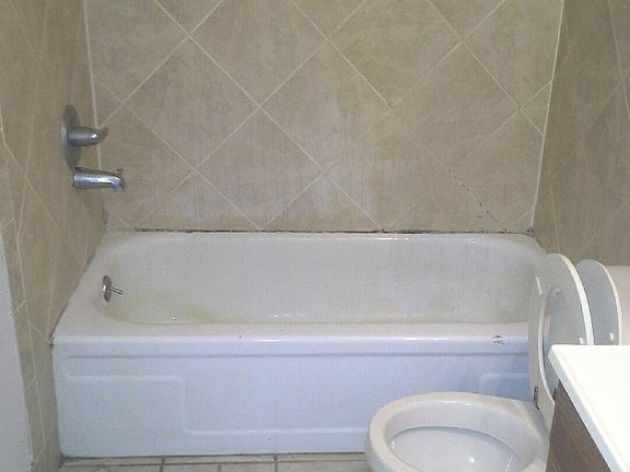 3rd image of 2489 Hope Ave