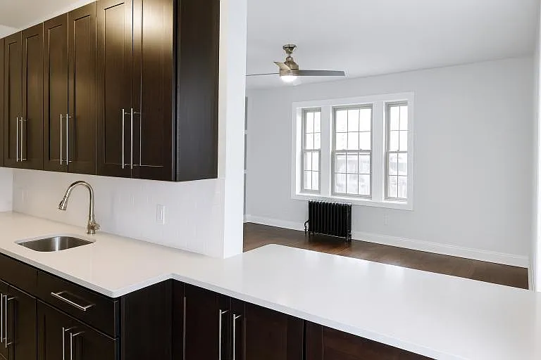 85 Van Reypen St. Apartments — Photo 18