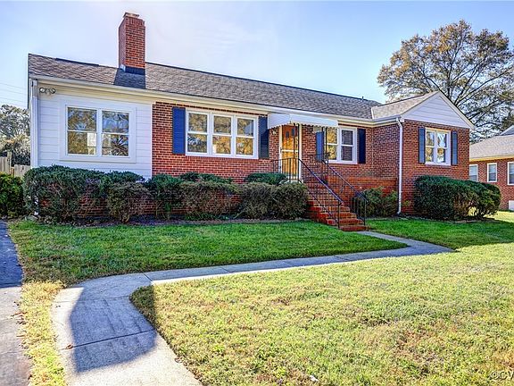 2nd image of 8805 Michaux Ln