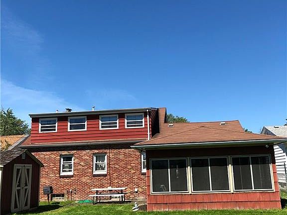 2nd image of 365 Parkhurst Blvd