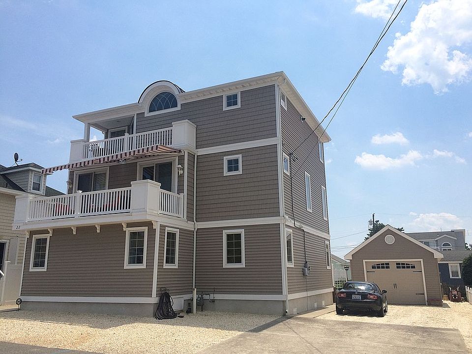 2nd image of 22 E Jeanette Ave