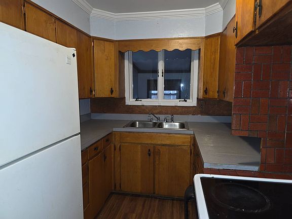 4th image of 33 Brookline Ave