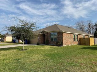 26 N Golden Oak Dr, Texas City, TX 77591