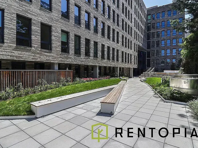 130 Hope St #417 — Photo 14