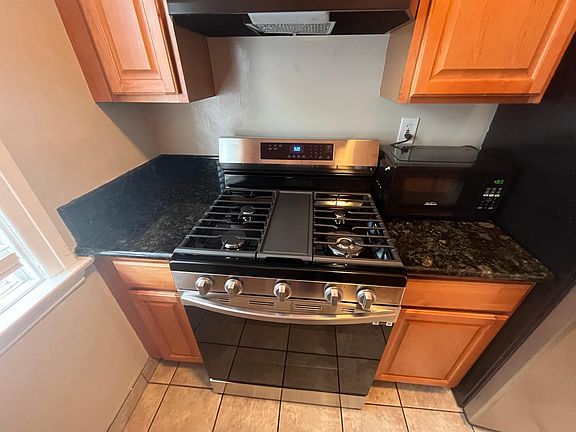 5th image of 19 Granada Ave APT 9