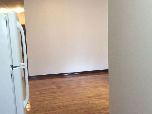 3rd image of 394 1st St APT 1B