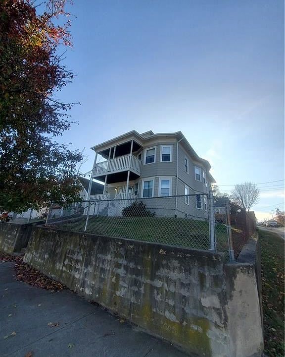 2nd image of 226 Power Rd