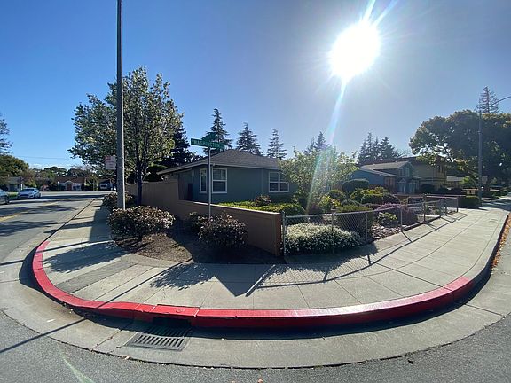4th image of 542 E Washington Ave