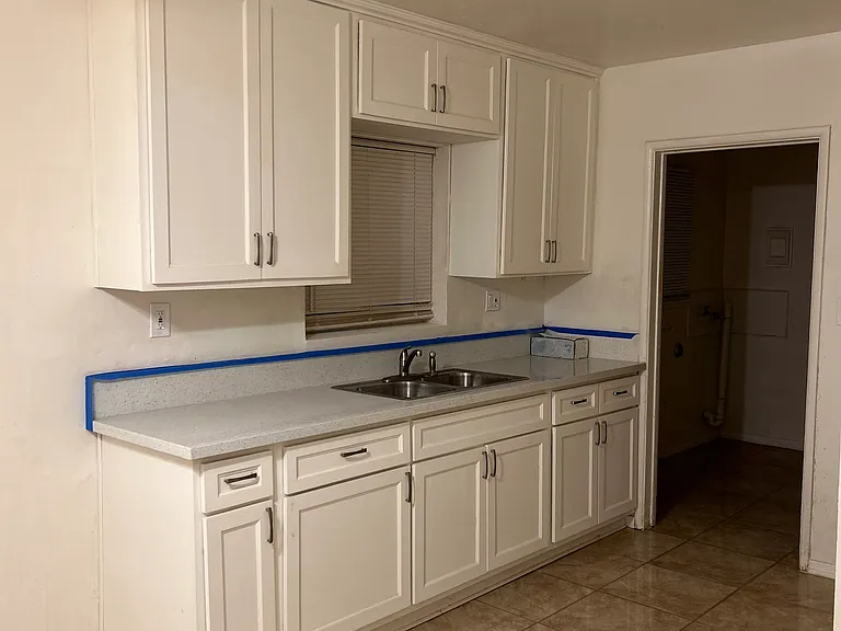 10045 S Saint Andrews Pl — Photo 5